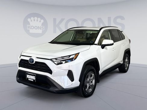 Used 2022 Toyota RAV4 XLE w/ Convenience Package AWD/4WD image 1