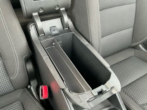 Used 2024 GMC Terrain SLE image 20