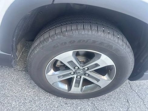 Certified 2025 Honda Pilot EX-L image 19