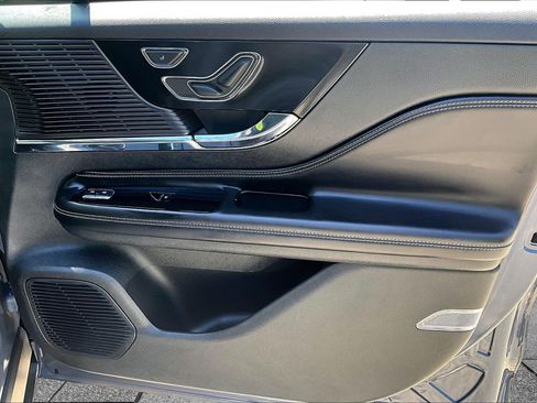 Used 2022 Lincoln Corsair AWD w/ Premium Package image 19