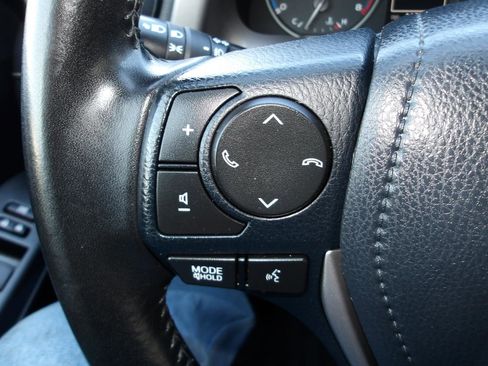 Used 2018 Toyota RAV4 XLE AWD/4WD image 16