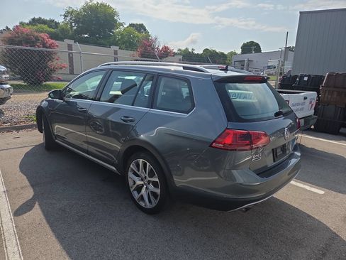 Used 2017 Volkswagen Golf Alltrack S AWD/4WD image 6