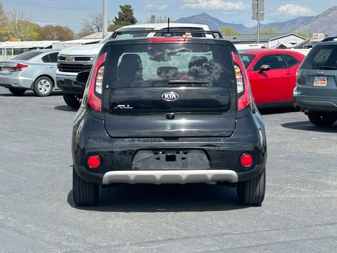 Used 2017 Kia Soul + FWD image 5