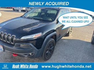 Used 2015 Jeep Cherokee Trailhawk video 1
