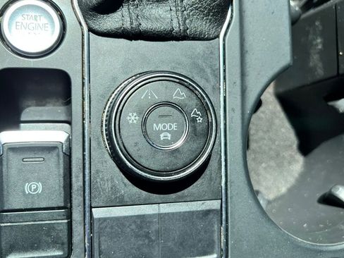 Used 2018 Volkswagen Atlas SE AWD/4WD image 33