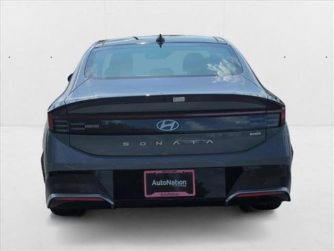 New 2025 Hyundai Sonata Limited image 8