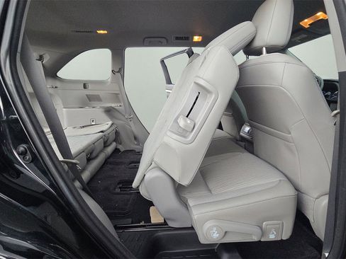 Used 2015 Toyota Highlander Plus image 23