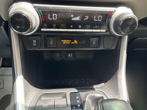 Used 2019 Toyota RAV4 XLE w/ Convenience Package AWD/4WD image 32