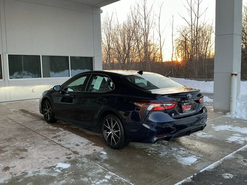 Certified 2021 Toyota Camry SE w/ Cold Weather Package image 20