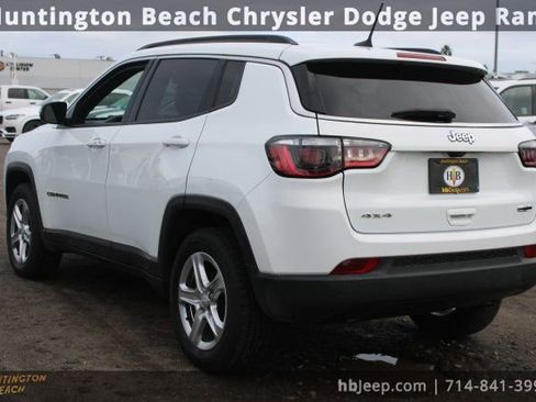 Used 2023 Jeep Compass Latitude image 3
