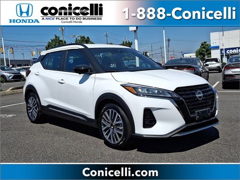 Used 2024 Nissan Kicks SR FWD image 1