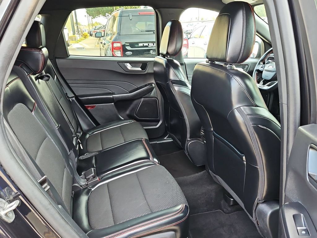 Used 2025 Ford Escape ST-Line AWD/4WD image 30