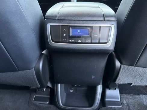 Used 2018 Toyota Highlander XLE FWD image 23