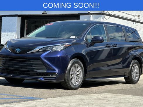 Used 2022 Toyota Sienna LE FWD image 8