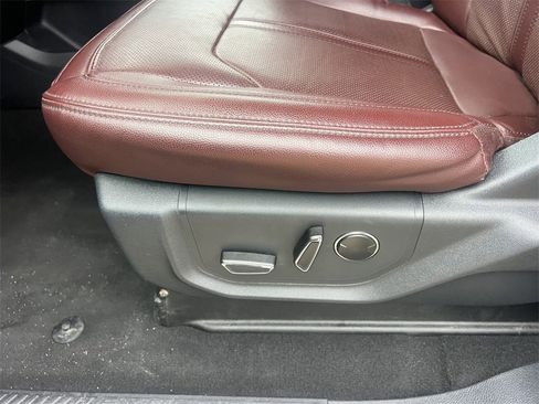 Used 2023 Ford Expedition Limited image 23