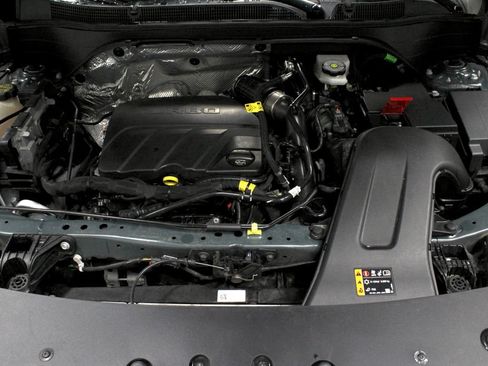 Used 2025 Chevrolet Trax LT FWD image 16