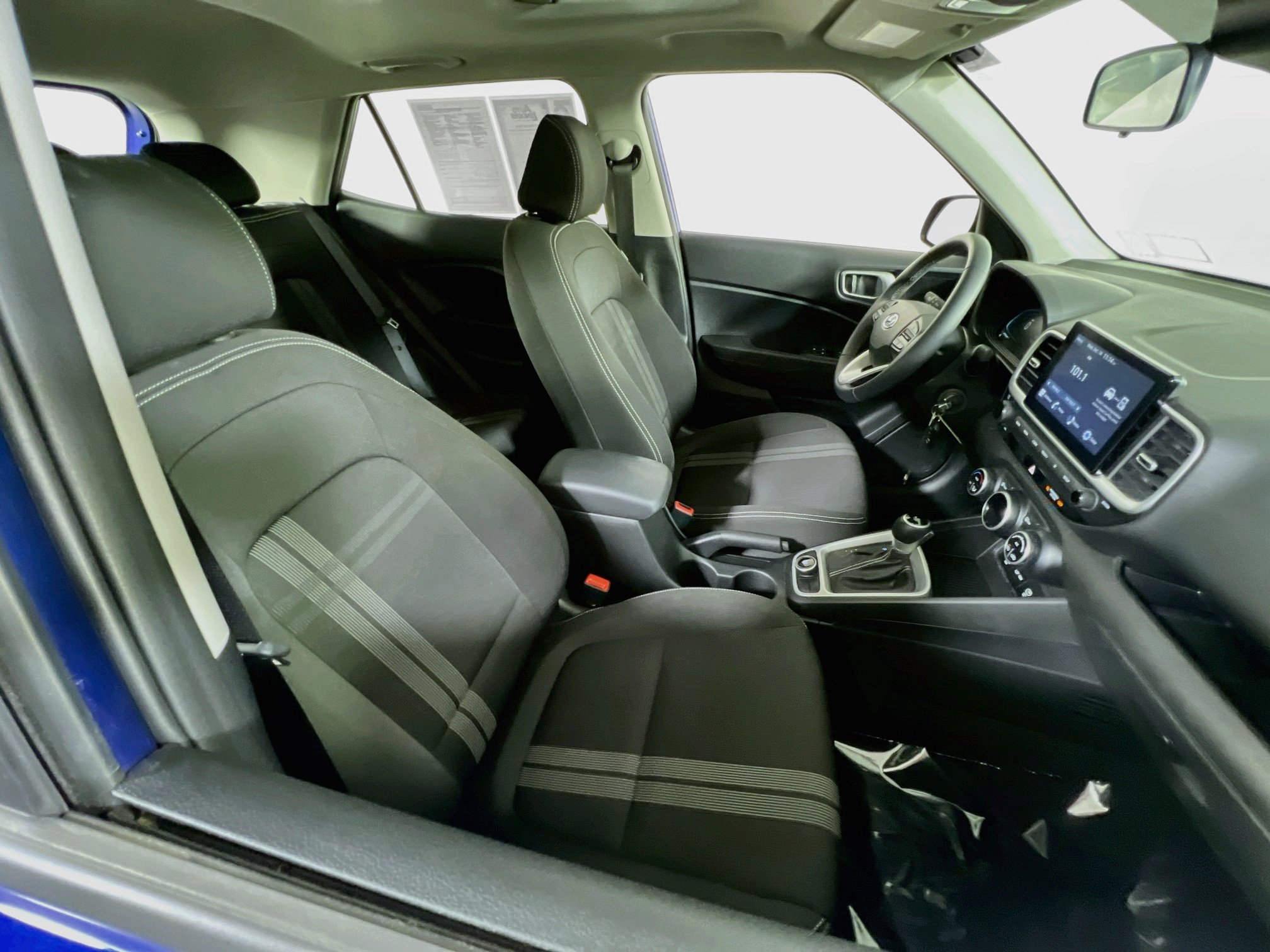 Used 2023 Hyundai Venue SEL FWD image 26