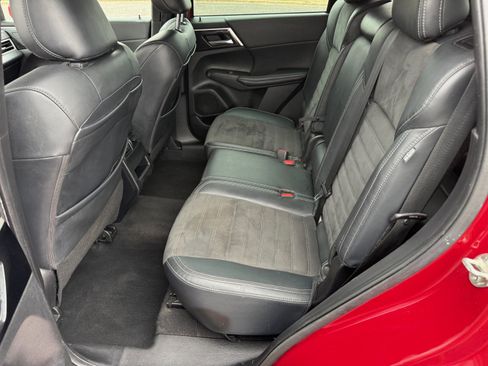 Used 2022 Mitsubishi Outlander SE image 10