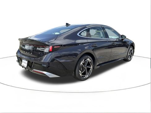 New 2026 Hyundai Sonata SEL image 3