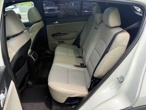 Used 2022 Kia Sportage Nightfall Edition FWD image 8