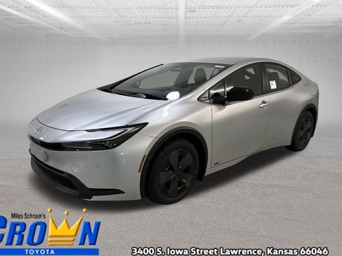 New 2026 Toyota Prius LE image 1