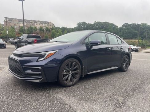 Used 2025 Toyota Corolla SE w/ SE Premium Package FWD image 2