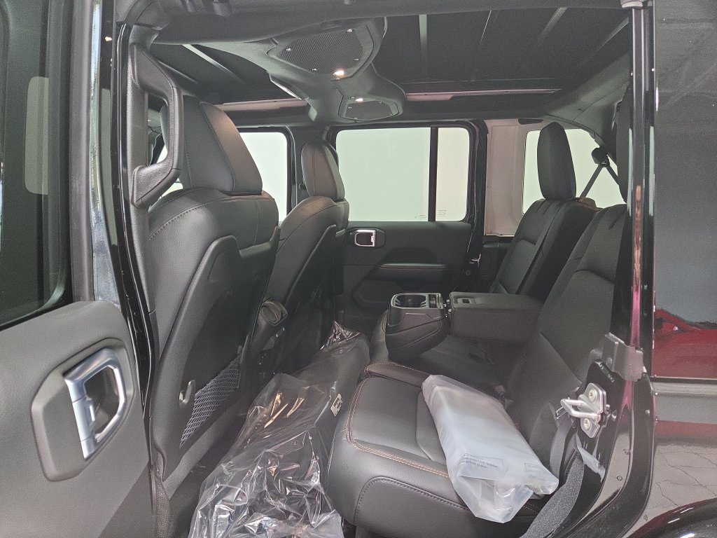 New 2027 Jeep Wrangler Unlimited Sahara AWD/4WD image 14