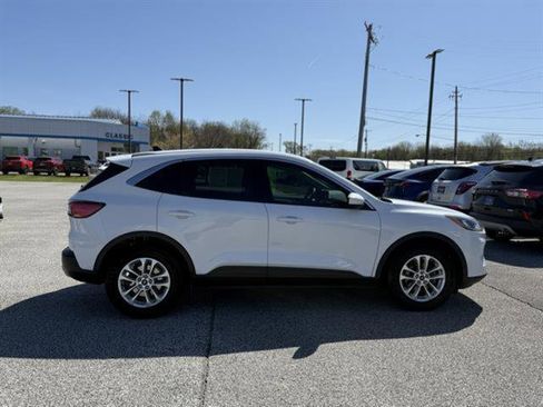 Used 2020 Ford Escape SE FWD image 8