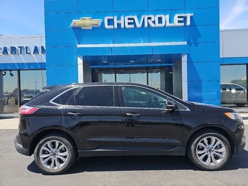 Used 2024 Ford Edge Titanium AWD/4WD image 2