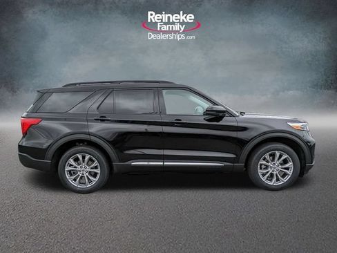 Used 2024 Ford Explorer XLT w/ Equipment Group 202A AWD/4WD image 4