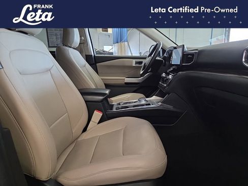 Used 2022 Ford Explorer Limited w/ Equipment Group 301A AWD/4WD image 19