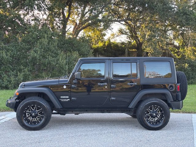 Used 2012 Jeep Wrangler Unlimited Sport AWD/4WD image 2