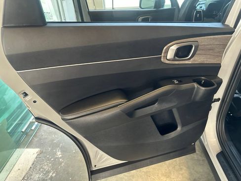 Used 2022 Kia Sorento S w/ Panoramic Sunroof Package AWD/4WD image 23
