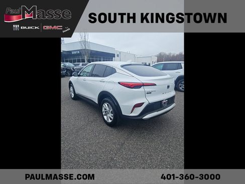 Used 2024 Buick Envista Sport Touring w/ Convenience I Package FWD image 4