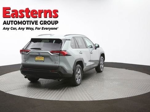 Used 2022 Toyota RAV4 XLE AWD/4WD image 40