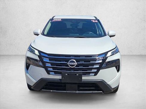 Used 2024 Nissan Rogue SV AWD/4WD image 2