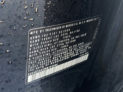 Used 2021 Volkswagen Tiguan SE image 34