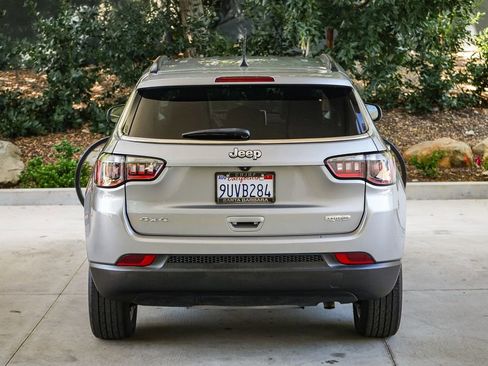 Used 2022 Jeep Compass Latitude AWD/4WD image 5
