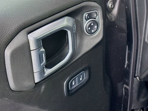 Used 2024 Jeep Wrangler Sport AWD/4WD image 17