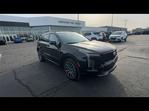 Used 2025 Cadillac XT4 Sport image 2