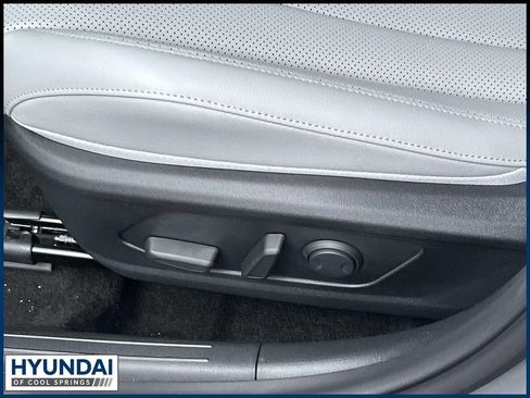 New 2026 Hyundai Elantra Limited FWD image 15