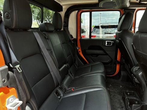 Used 2025 Jeep Gladiator Sport AWD/4WD image 30