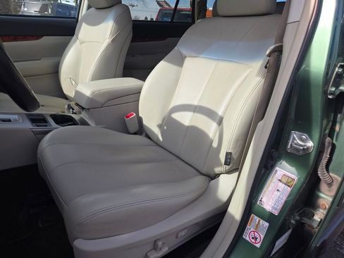 Used 2011 Subaru Outback 3.6R Limited w/ PWR Moonroof Pkg image 23