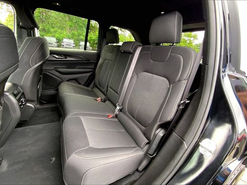 Certified 2024 Jeep Grand Cherokee Laredo X w/ Luxury Tech Group I AWD/4WD image 19