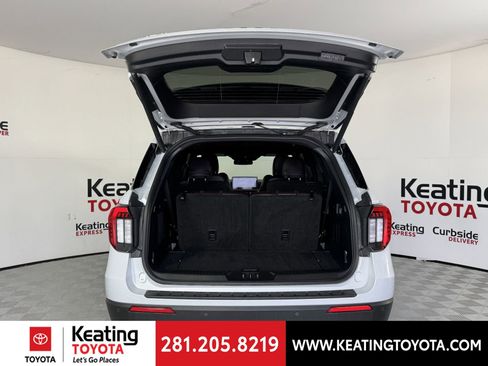 Used 2025 Ford Explorer Platinum w/ LUX Leather Package image 17