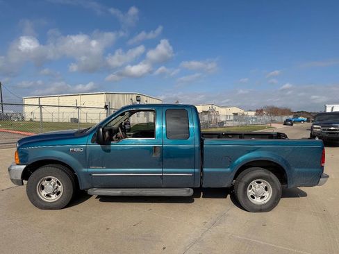 Used 2000 Ford F250 Lariat image 9