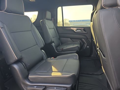 New 2026 GMC Yukon XL Elevation w/ LPO, Floor Liner Package image 13