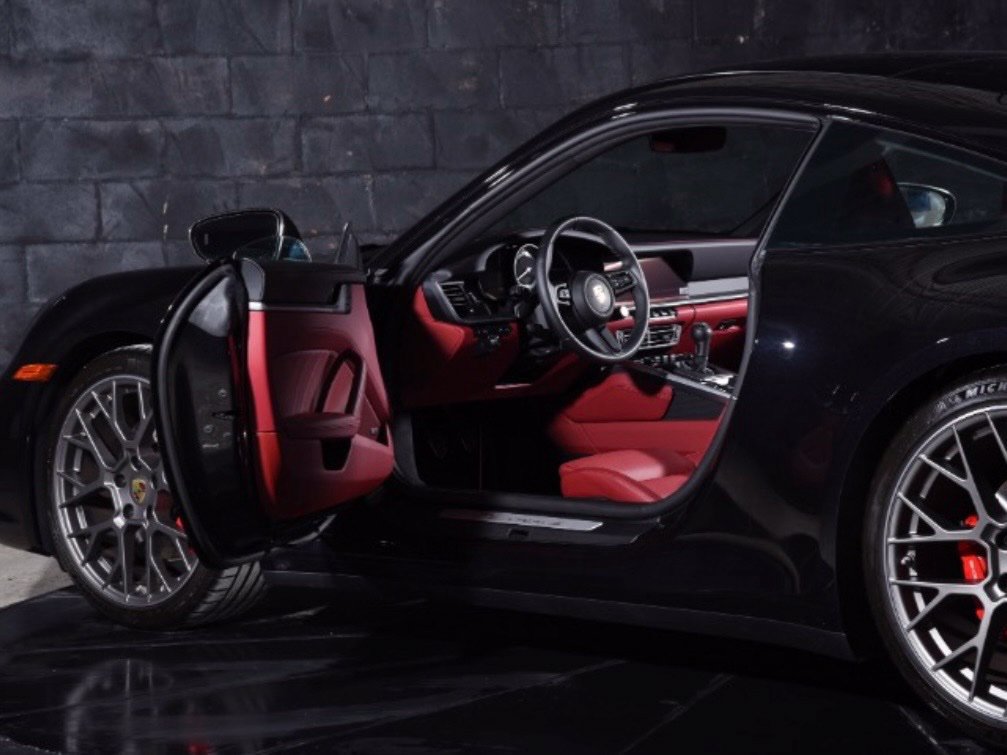 Used 2024 Porsche 911 Carrera S RWD image 5