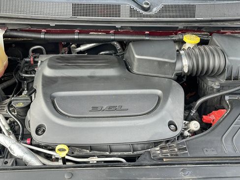 Used 2019 Chrysler Pacifica Touring Plus w/ Tire & Wheel Group image 34