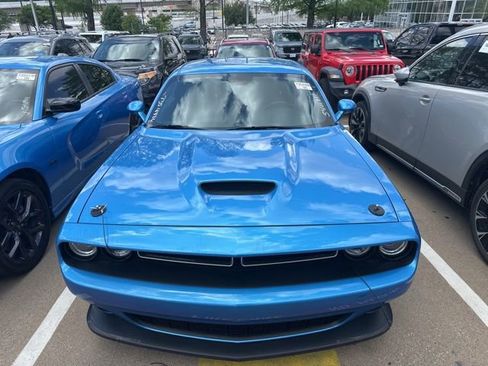 Used 2023 Dodge Challenger R/T w/ Performance Handling Group image 3